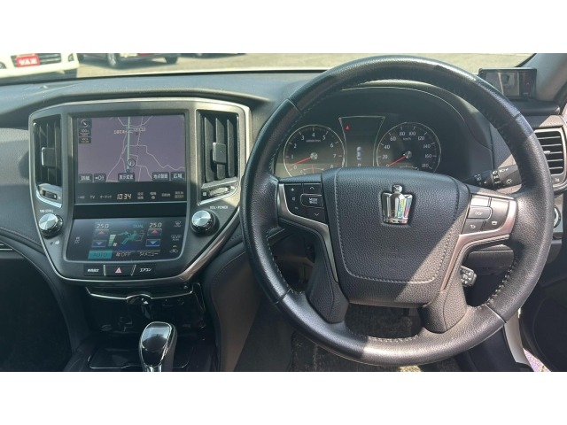 Toyota CROWN 2014 8515408-2