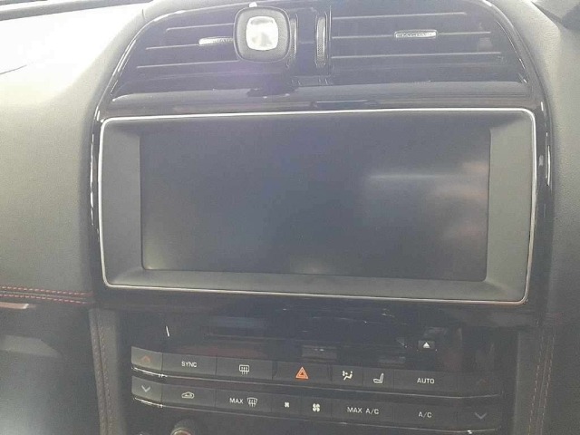 Jaguar F-PACE 2017 8515694-12