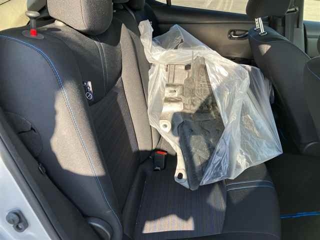 Nissan LEAF 2022 8511144-8