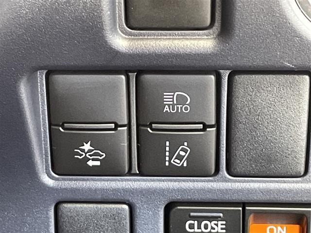 Toyota NOAH 2016 8510658-3