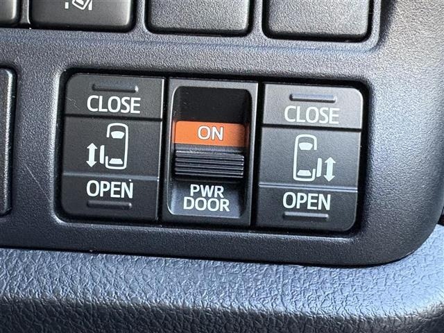Toyota NOAH 2017 8510671-20