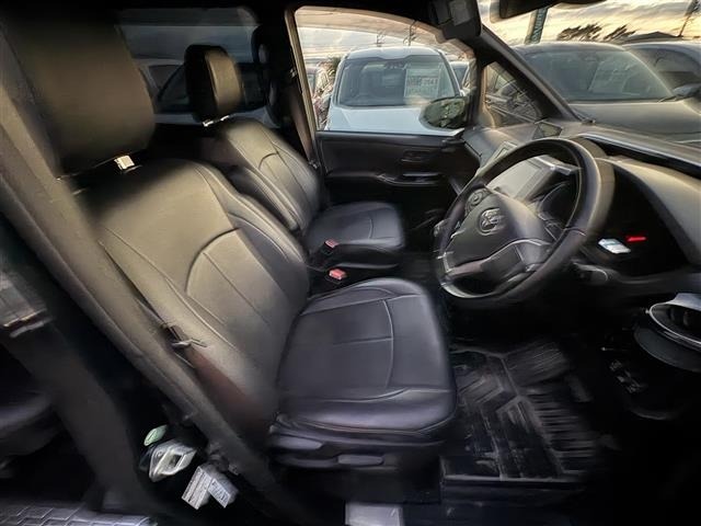 Toyota NOAH 2017 8510671-9