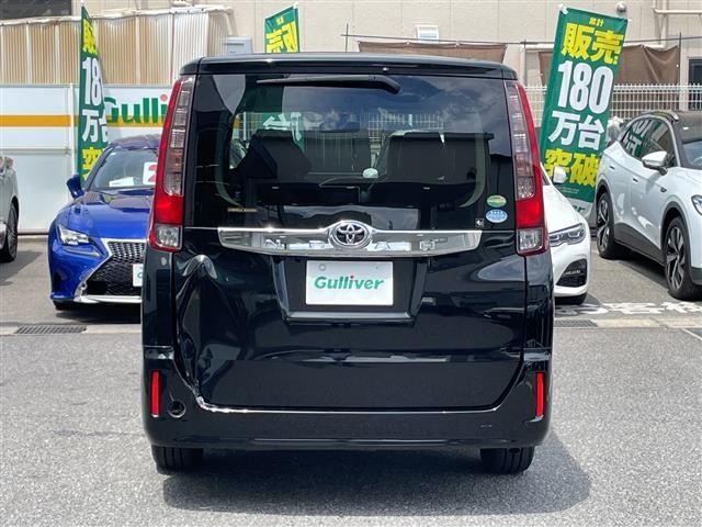 Toyota NOAH 2017 8510707-1