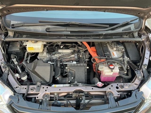Toyota NOAH 2016 8510713-14