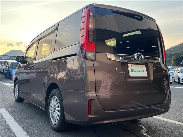 Toyota NOAH 2016 8510713-2
