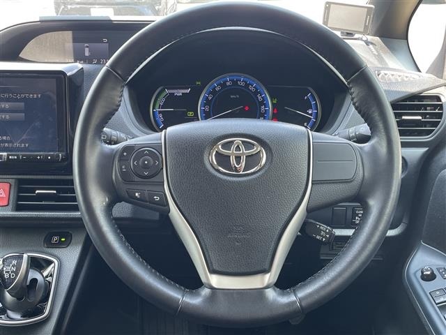 Toyota NOAH 2016 8510713-4