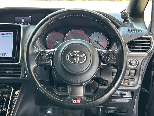 Toyota NOAH 2018 8510716-10