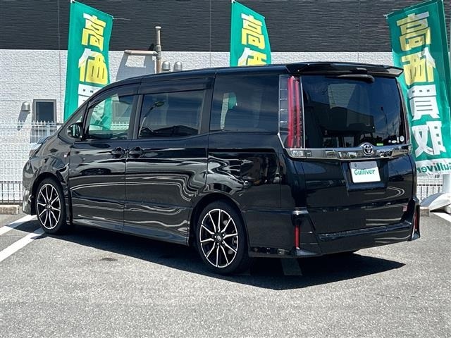 Toyota NOAH 2018 8510716-13