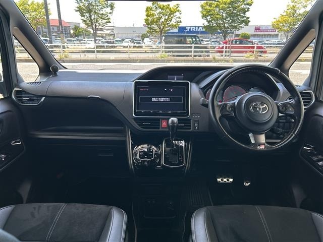 Toyota NOAH 2018 8510716-14