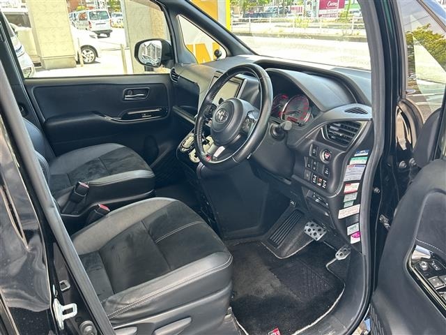 Toyota NOAH 2018 8510716-2