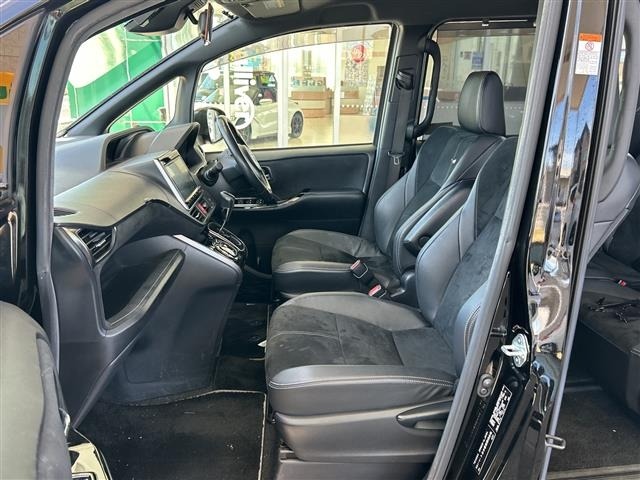 Toyota NOAH 2018 8510716-4