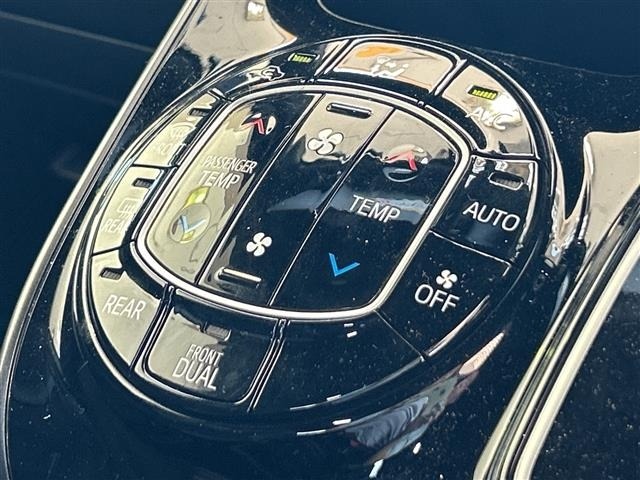 Toyota NOAH 2018 8510716-8