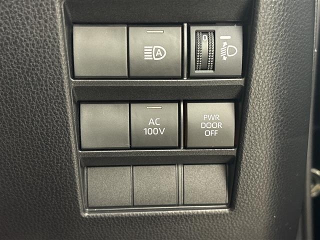 Toyota NOAH 2023 8510721-12
