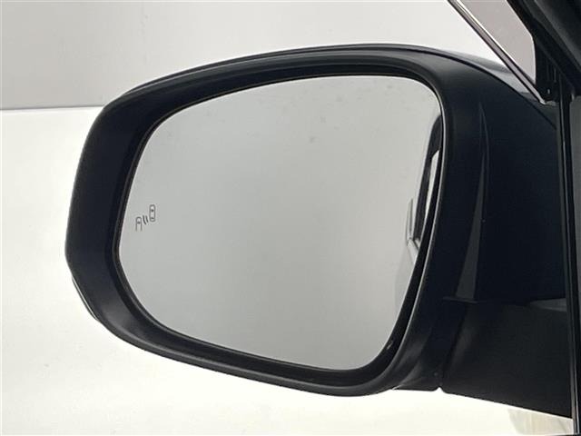 Toyota NOAH 2023 8510722-3