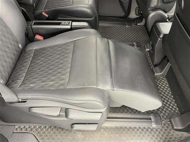 Toyota NOAH 2023 8510722-6