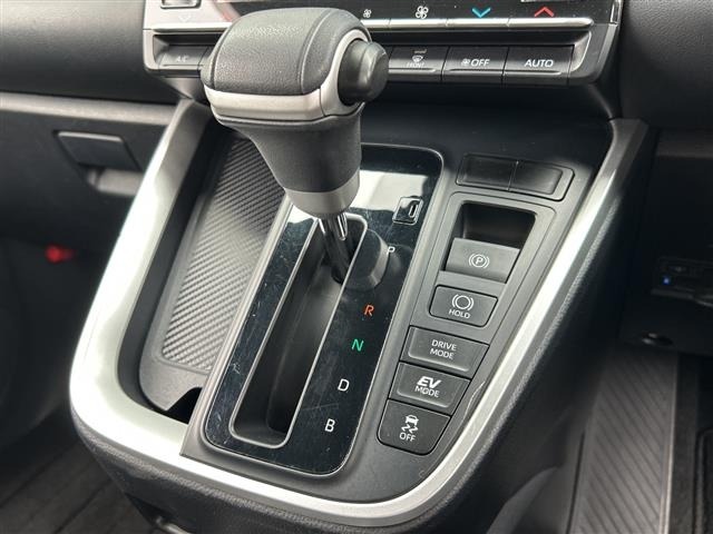 Toyota NOAH 2023 8510726-1