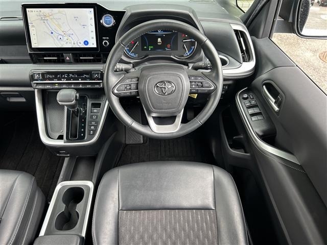 Toyota NOAH 2023 8510726-16