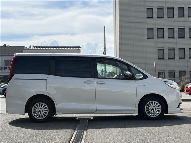 Toyota NOAH 2014 8510732-6