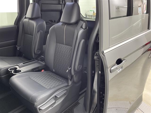 Toyota NOAH 2022 8510741-7