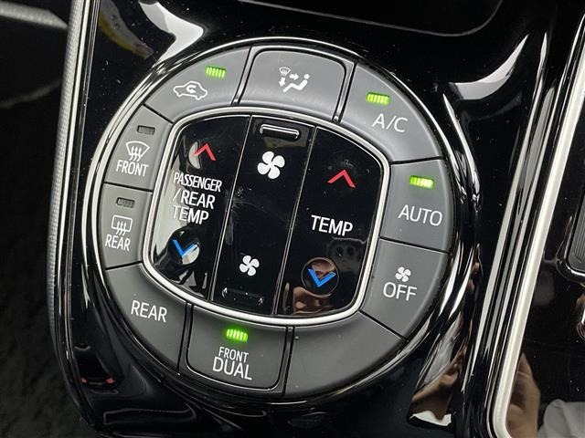 Toyota NOAH 2018 8510742-10