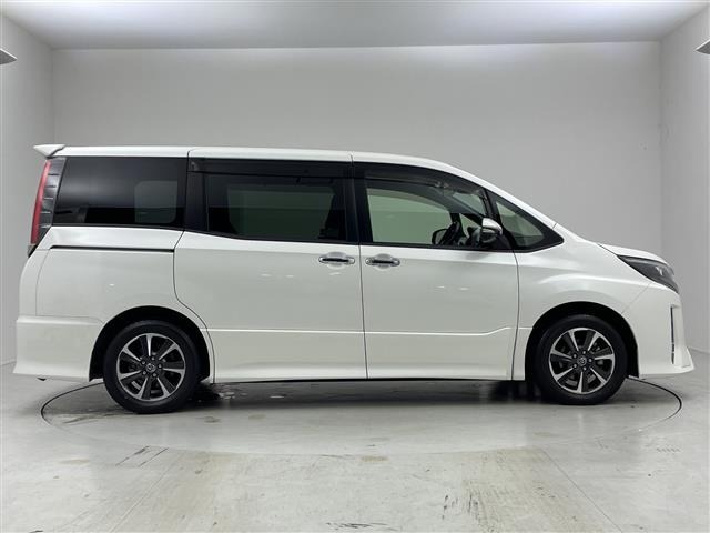 Toyota NOAH 2018 8510742-13