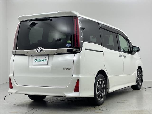 Toyota NOAH 2018 8510742-14
