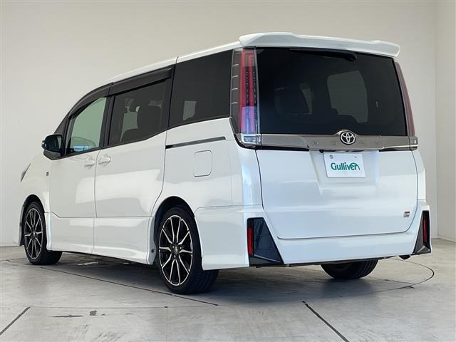 Toyota NOAH 2018 8510750-2