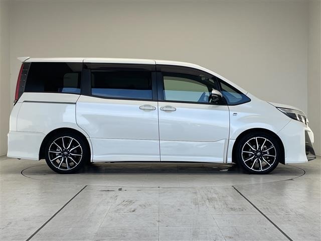 Toyota NOAH 2018 8510750-22