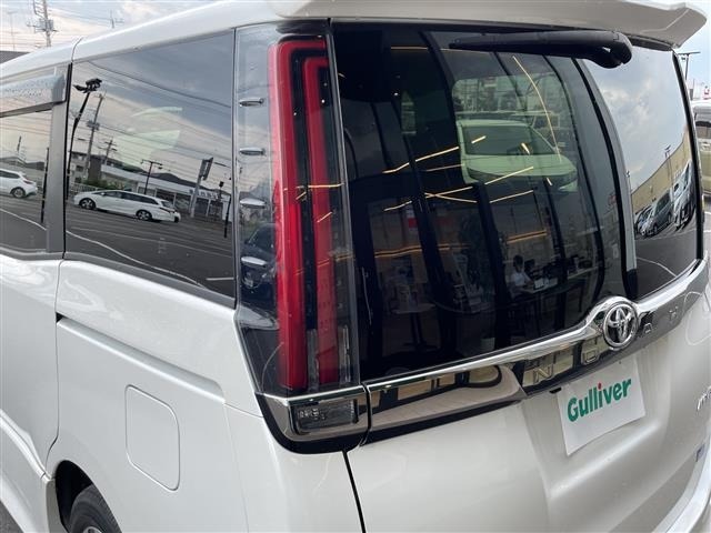 Toyota NOAH 2021 8510754-13