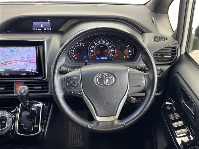 Toyota NOAH 2017 8510761-1