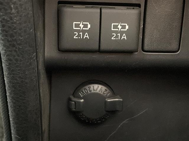 Toyota NOAH 2017 8510761-6