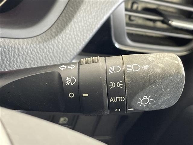 Toyota NOAH 2017 8510761-8