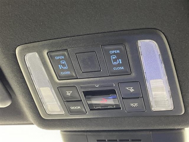 Toyota NOAH 2022 8510767-7