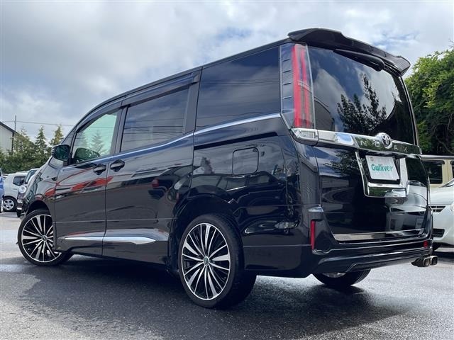 Toyota NOAH 2017 8510768-13
