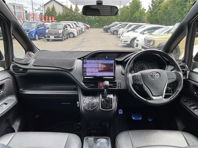 Toyota NOAH 2017 8510768-14