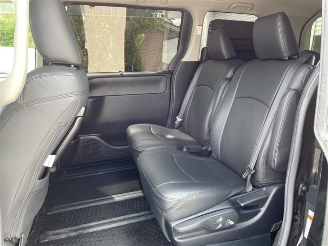 Toyota NOAH 2017 8510768-6