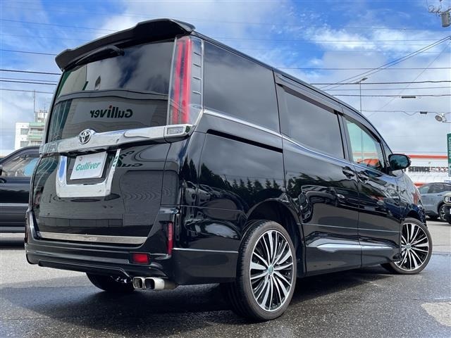 Toyota NOAH 2017 8510768-9