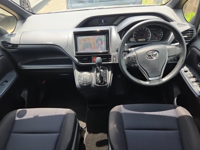 Toyota NOAH 2015 8510787-2