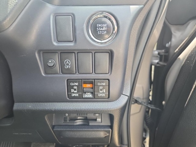 Toyota NOAH 2015 8510787-5
