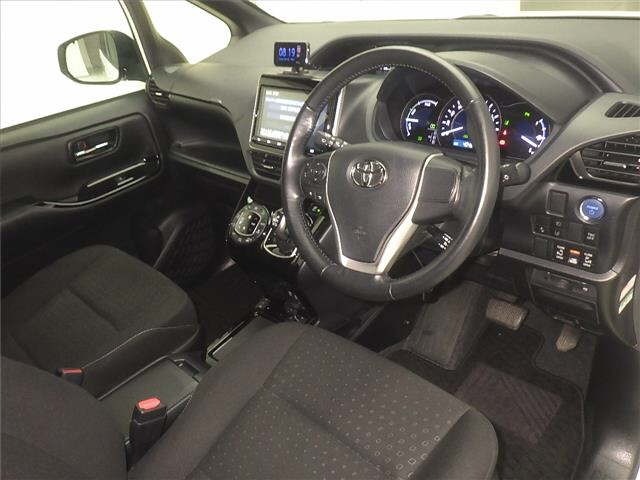 Toyota NOAH 2020 8510825-3