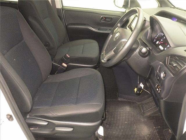 Toyota NOAH 2015 8510827-5