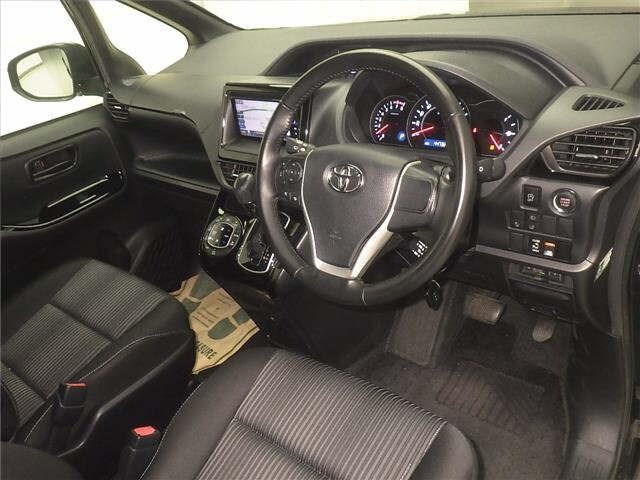 Toyota NOAH 2021 8510837-3