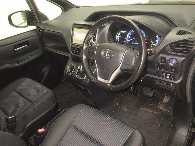 Toyota NOAH 2016 8510838-3