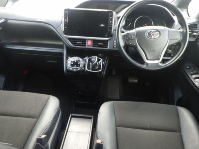 Toyota NOAH 2017 8510858-3