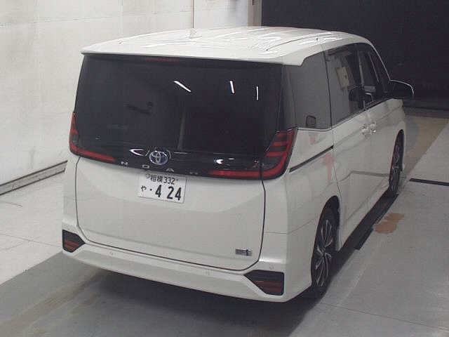 Toyota NOAH 2023 8510876-5