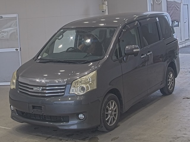 Toyota NOAH 2012 8510882-0