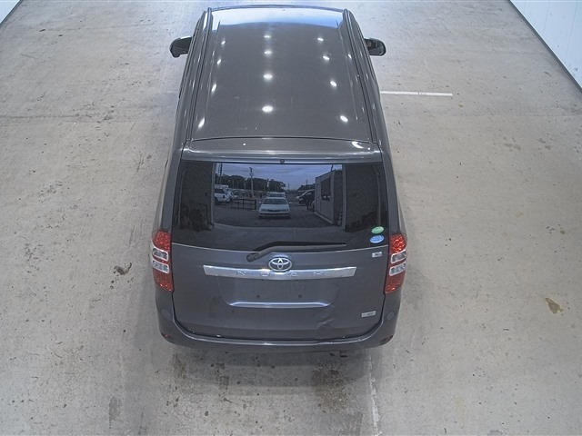 Toyota NOAH 2012 8510882-3