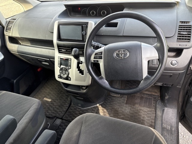 Toyota NOAH 2012 8510882-4