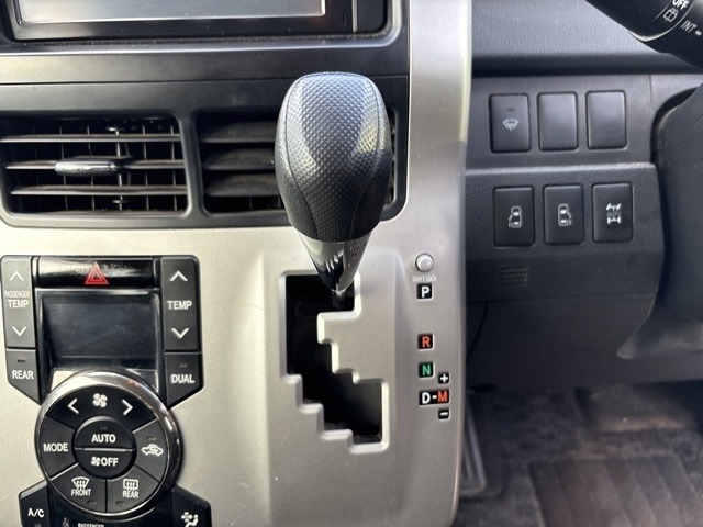 Toyota NOAH 2012 8510882-5