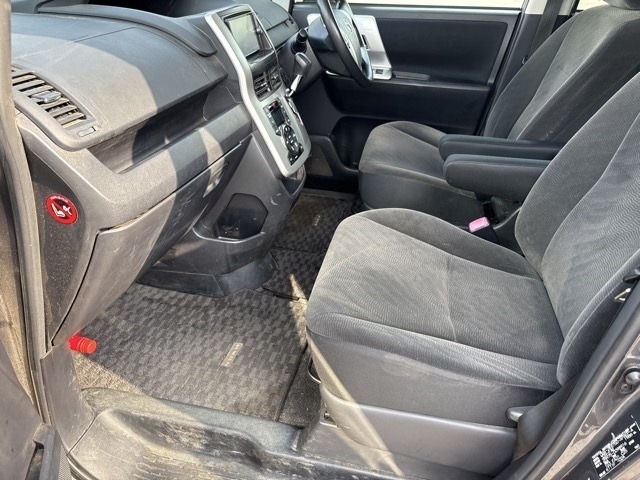 Toyota NOAH 2012 8510882-9